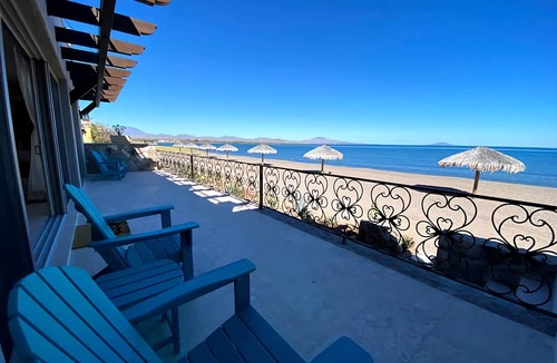 Nopolo House | Tranquil Luxury Villa located on the beach.