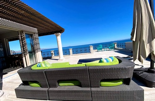 Nopolo House | Tranquil Luxury Villa located on the beach.