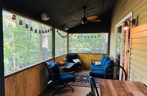 Lackawaxen House | Tranquility in the Pocono mountains of Masthope and Ski Big Bear.