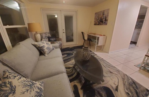 Jasmine Lakes House | Tropical Waterfront Heated Pool/SPA Home by Beach