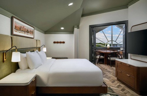 New Bern Hotel | Tryon Riverfront Inn New Bern, Tapestry