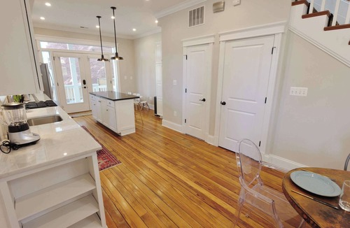 Stanton Park House | Turreted Townhouse |Luxury|Walk to Capitol Hill