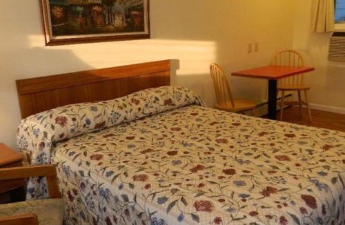 Manasquan Hotel | Twin Oaks Motel