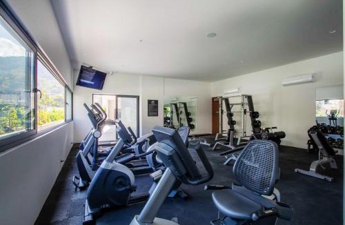 El Caloso House | Two Pools, Bar & Gym | Casa Medianoche at Oasis
