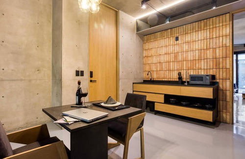 Roma Norte Apartment | Ultramodern Connecting Suites | Shared Rooftop+Gym