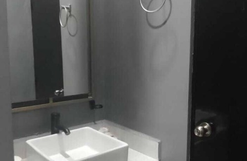 Monterrey Centro House | Unidades Privadas con AC-TV-WiFi y Estacionamiento en Centro de MTY