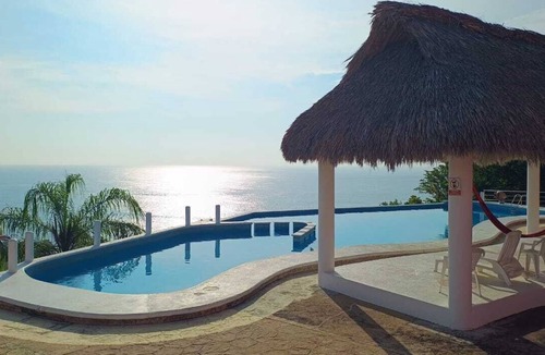 Puerto Angel Villa | UNIQUE BEACH HOUSE CASA DI LUCA WITH STUNNING VIEW