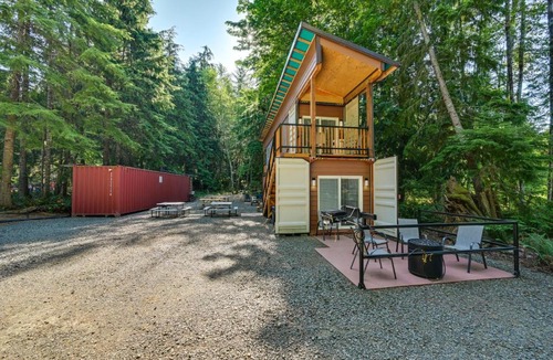 Pierce County Apartment | Unique Container Studio w/Deck & Fire Pit!