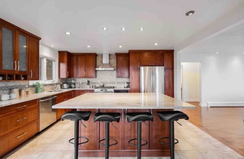 Chester House | Unique Scenic home with king suite & Hot tub