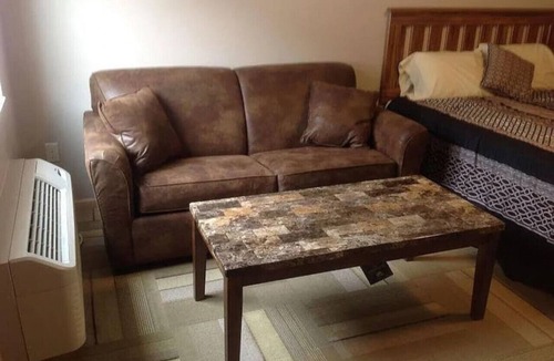 Harvey Apartment | Unit 2: Cozy Studio Microhotel with full kitchen.