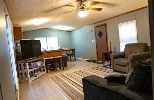 Red Jacket House | Unit D: 10 Sec Ride to Trail, Sleeps 6!