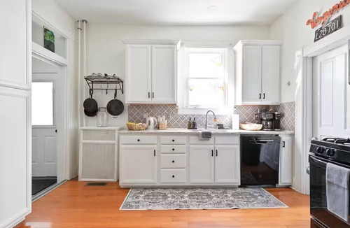 Museum District House | Updated Historic Home Walk to Carytown & VMFA