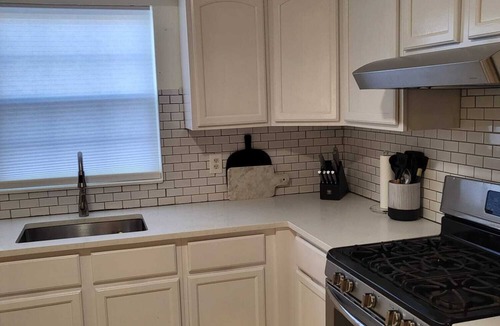 Newark Apartment | Upscale & Elevated - 3BR 2BA