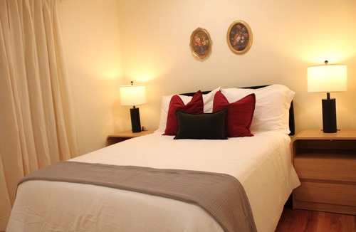 Lower Vailsburg Apartment | Urban Comfort Near American Dream & Airport