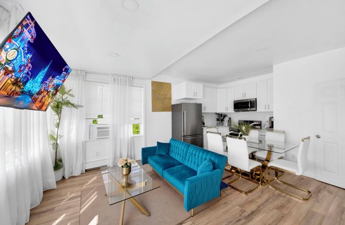 Bryn Mawr Apartment | Uscale 2BR Escape in the Heart of NYC
