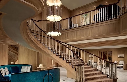 Downtown Baltimore Hotel | Vacation Starts Here! Pet-Friendly, Near Oriole Park at Camden Yards