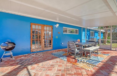 Indian Harbour Beach Apartment | Vibrant Coastal Cottage with Pool