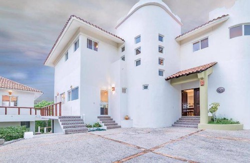 Santa Maria Huatulco Villa | Villa ∙ 3 bedrooms ∙ 10 guests