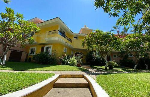 Ixtapa Villa | Villa ∙ 3 bedrooms ∙ 8 guests