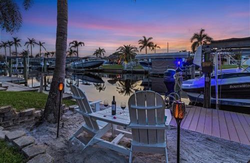 Yacht Club House | Villa Azurro, Cape Coral