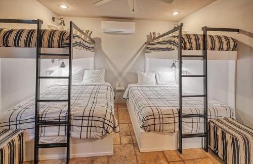 Sandy Beach Villa | Villa Catalina at Bella Sirena - Private Jacuzzi - On the water