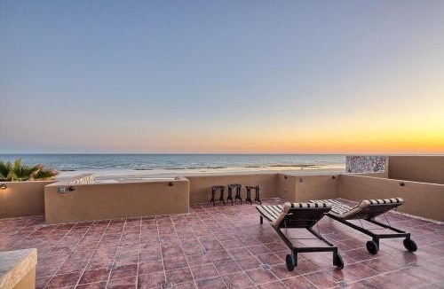 Sandy Beach Villa | Villa Catalina at Bella Sirena - Private Jacuzzi - On the water