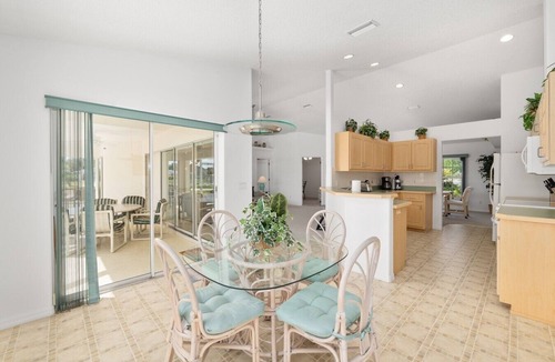 Inverness House | Villa Eckhardt: Bright and Light 3 bedroom home