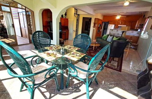 Villa Hermosa Apartment | Villa Hermosa Ocean View 2 Bed