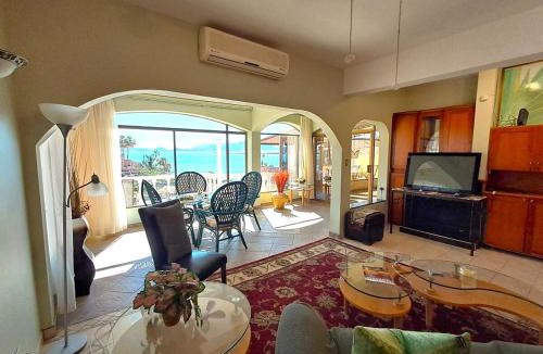 Villa Hermosa Apartment | Villa Hermosa Ocean View 2 Bed