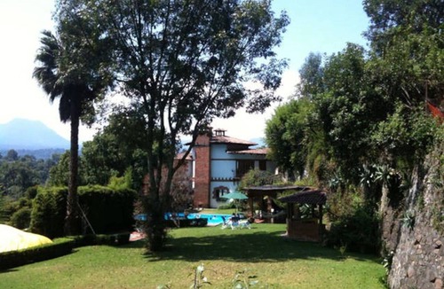 Monte Alto Villa | Villa los Cuatro Manguitos for 20 guests 5 min away from lake & downtown