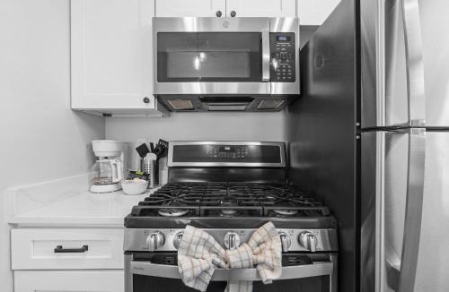 Lincolnville Apartment | Villa Mojito Unit B in Historic Downtown