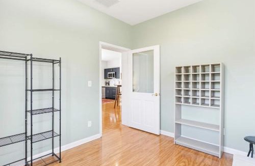 Homewood Apartment | Walk to Navy Stadium Private Studio w Parking
