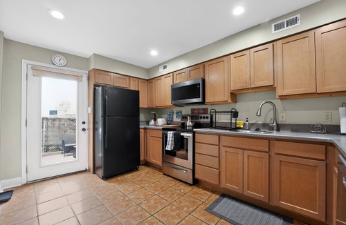 Canton House | Walk to Patterson Park | Cozy Canton Retreat