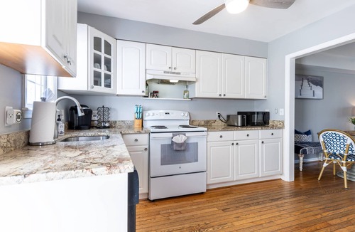 Eastport House | Walk to Waterfront & USNA from Eastport Gem with Fire Pit, Porch & Fenced-In Yard