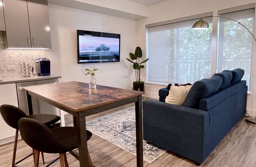 Walnut Creek Apartment | Walkable Walnut Creek with Rooftop Hot Tub