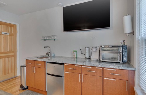 Cary Apartment | Warren Studio @ Greenwood Forest