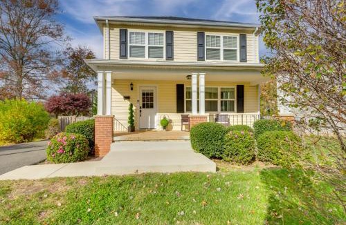 Warrenton House | Warrenton Gem: Walk to Downtown!
