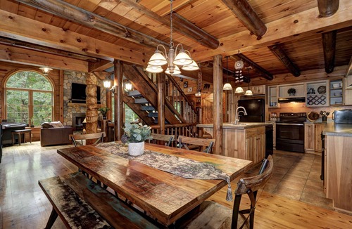 Columbia Cabin | Water Gap Log House