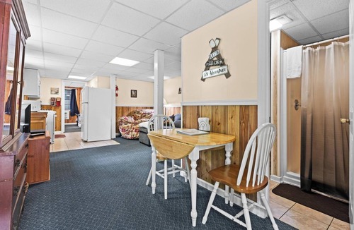 Wiley Apartment | Waterfall Retreat!-Riverfront 2-bedroom/2 Bath-Kitchen-Near Tallulah Gorge