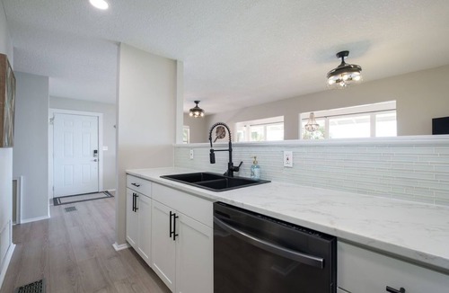 Cedar Key House | Waterfront Cottages with Sunsets, Kayaks Included!