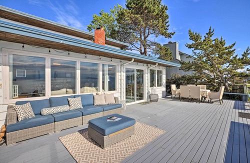 Ferndale Cottage | Waterfront Ferndale Home: Deck + Beach Access