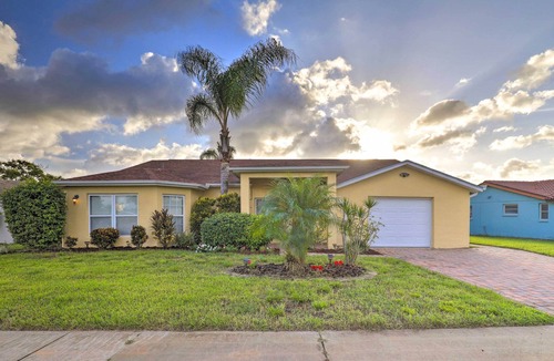 Forest Hills House | Waterfront Florida Home w/ Boat Lift & Kayaks!