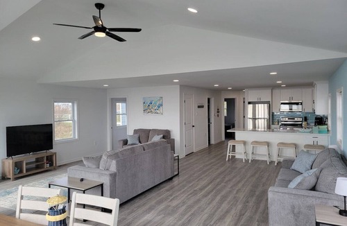 Milford House | Waterfront Oasis Summ