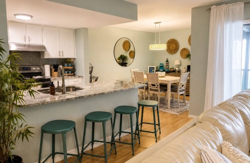 Bayview Condo | Waterfront Resort Condo w/Beach