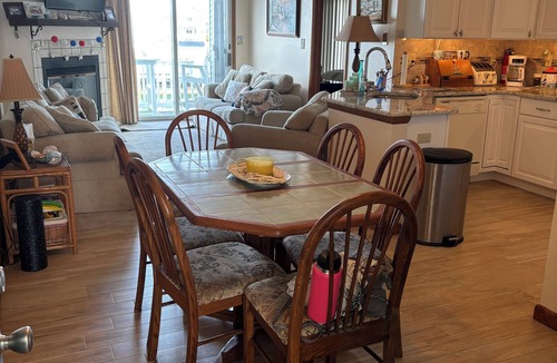 Wildwood Condo | WATERFRONT Spacious 3-bedroom condo on Otten’s Harbor, in Wildwood.