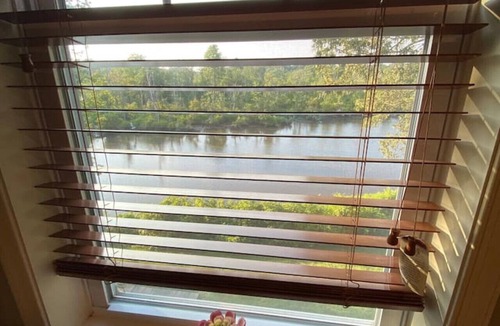 Lincoln Apartment | Waterfront studio w/pool - shopping and beaches