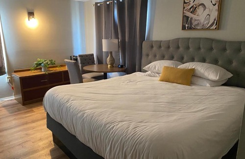 Hampton Hotel | Ways Motel