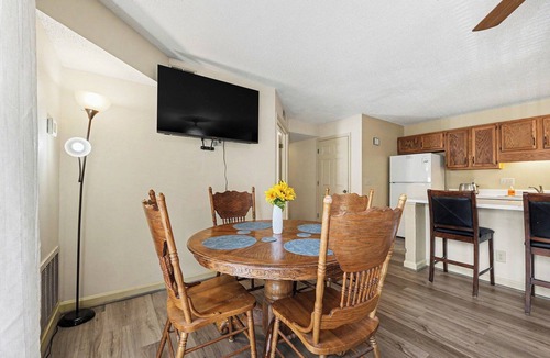 Greensboro Condo | Went n Wild 5 Minutes Aquatic Center Coliseum A&T University 10 Minutes