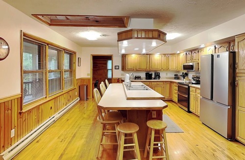 McHenry House | Whistling Bear | Serene View, Hot Tub, Large Yard