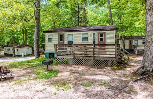 Stonehouse Other | Williamsburg Camping Resort One Bedroom Cabin 3